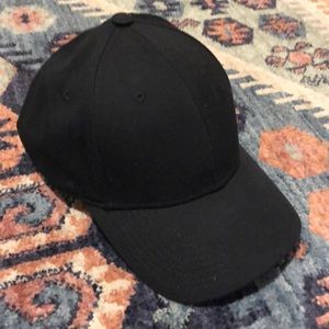 Aritzia TnA black baseball cap